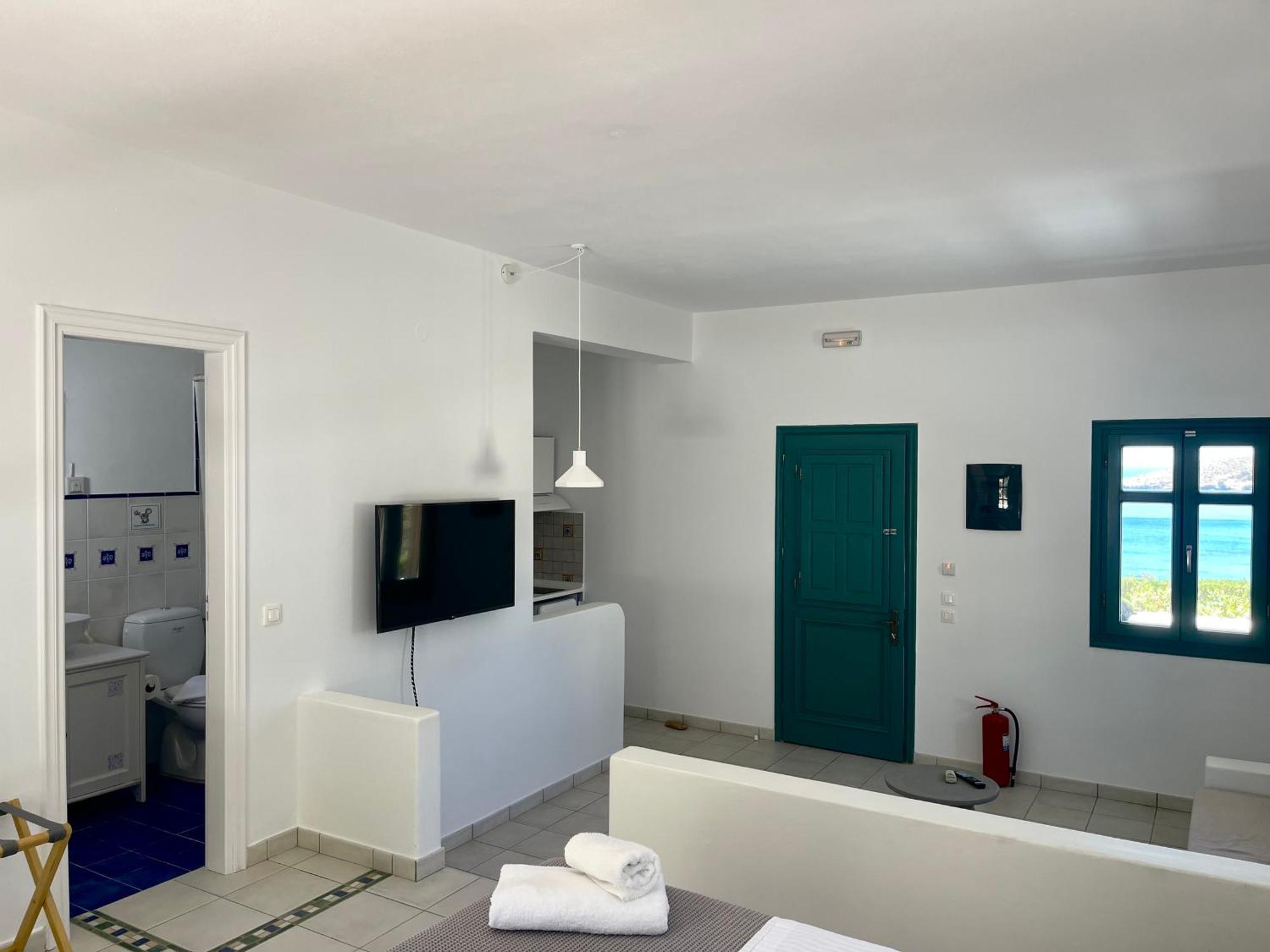 Lipsi Blue Hotel ภายนอก รูปภาพ